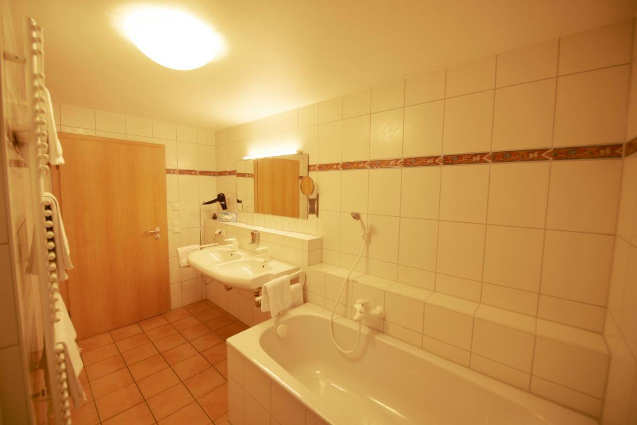 Gästehaus Schlossbräu Ichenhausen Exterior foto